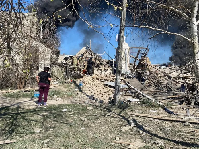 La Russie a lancé plus de 40 missiles et 40 drones contre l’Ukraine: des “infrastructures essentielles” ciblées